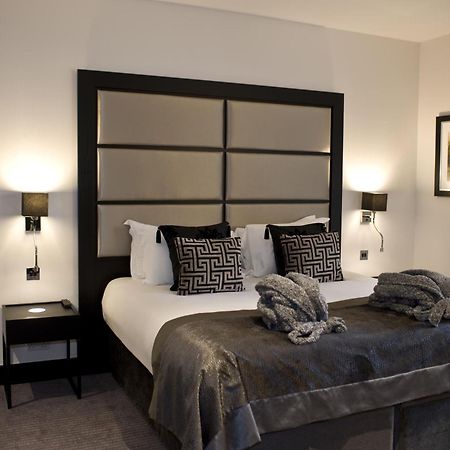 The Lodge At Kingswood Epsom Zimmer foto