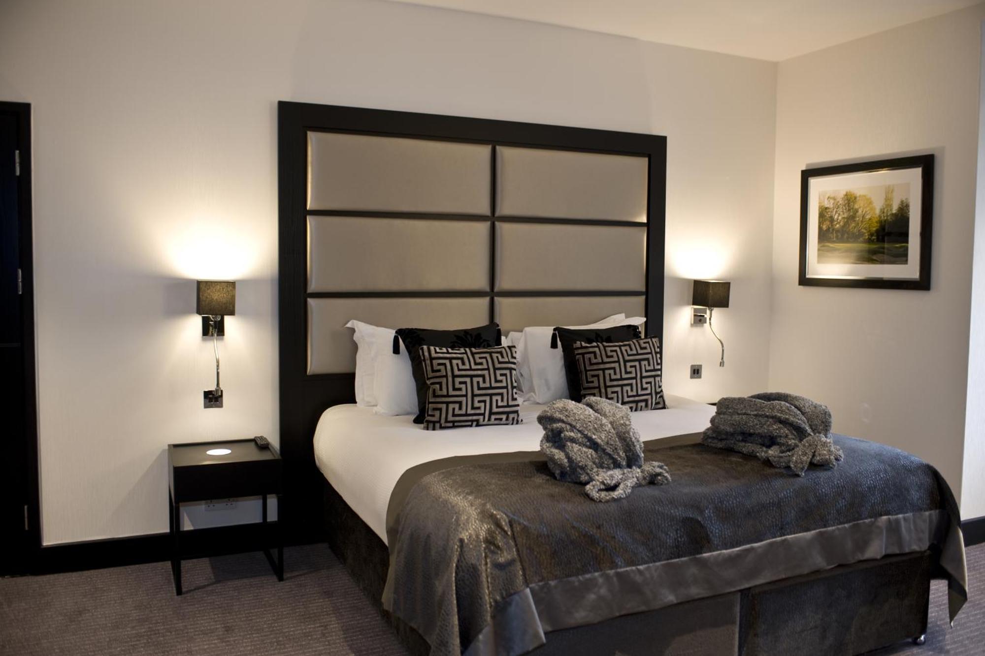 The Lodge At Kingswood Epsom Zimmer foto
