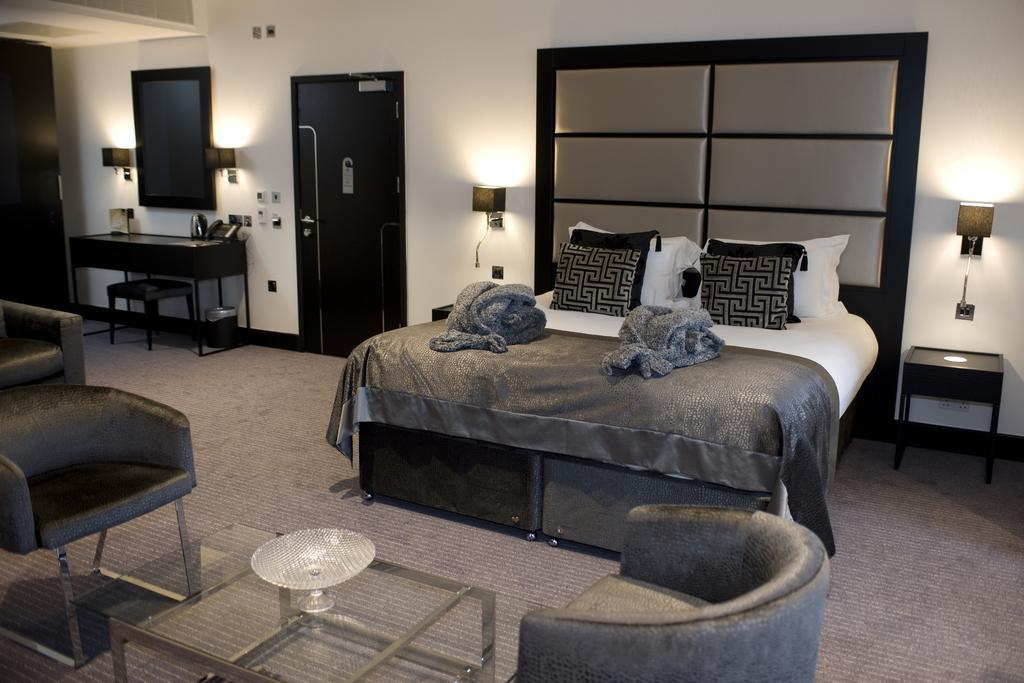 The Lodge At Kingswood Epsom Zimmer foto